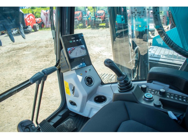 Piese Excavator senile SUNWARD SWE215F-5A de vanzare